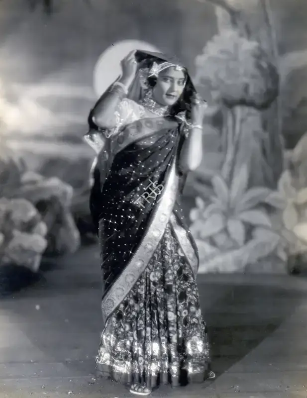 Moti B. Gidwani (Director), Do Aurate, 1937, Photographic Still