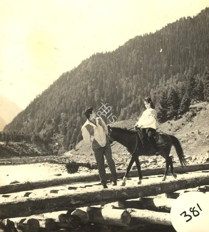 G. Singh (Cinematographer), Arzoo, 1965, Photographic Still