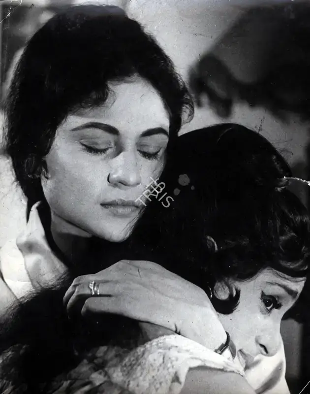 Vasant Joglekar (Producer), Ek Kali Muskayee, 1968, Photographic Still