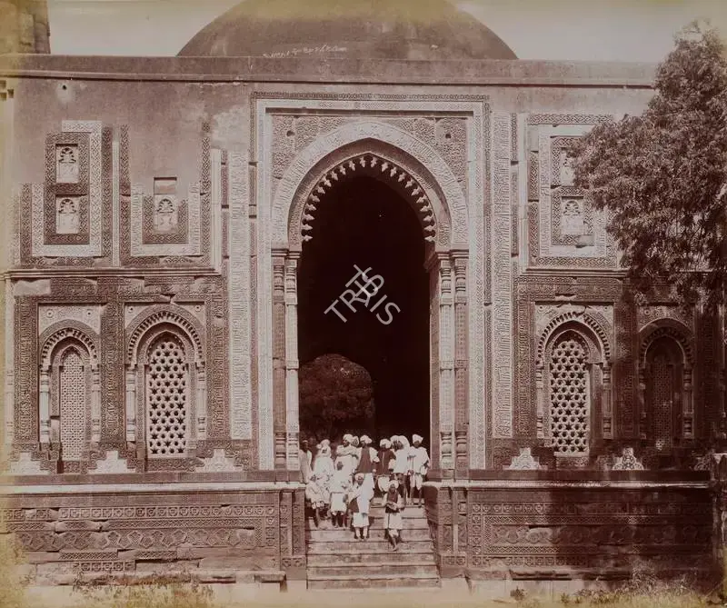 Unknown (Photographer), The Kutub Minar Alauddeen's Tomb. Delhi, 1901, Antiquarian Photograph