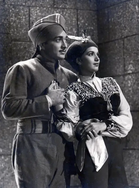 Ratibhai Punatar (Director), Bahadur, 1953, Photographic Still