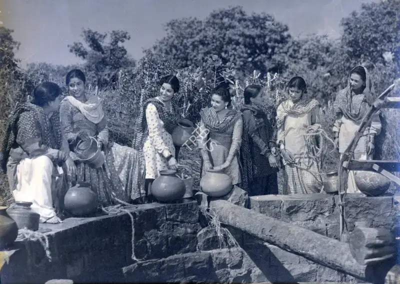 Nazir Ajmeri (Director), Majboor, 1948, Photographic Still