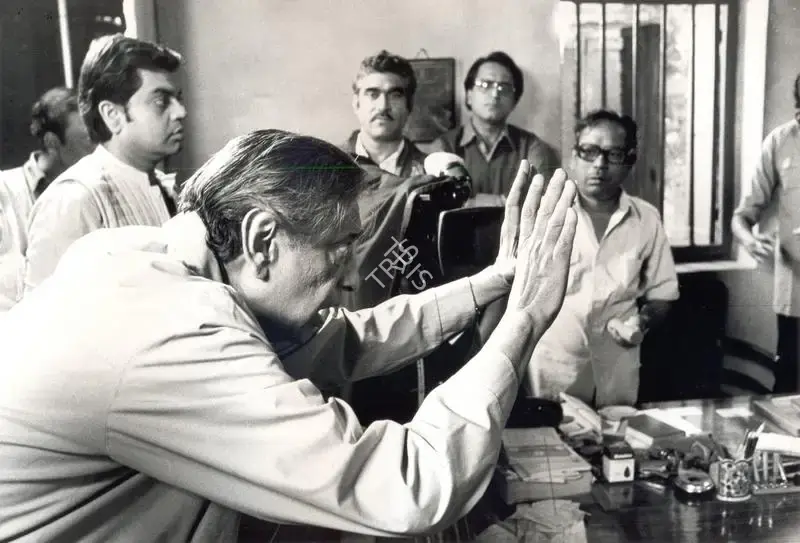 Nemai Ghosh (Still Photographer), Ganashatru, 1990, Working Still