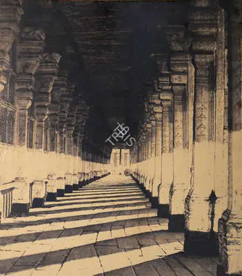 Capt. Linnaeus Tripe (Photographer), Aisle on the South side of the Puthu Mundapum, from the Western Portico, Madura, 1858, Antiquarian Photograph