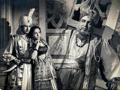 Raja Yagnik (Director), Jhalak, 1947, Photographic Still