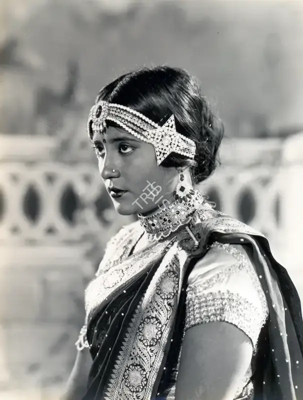 Moti B. Gidwani (Director), Do Aurate, 1937, Photographic Still