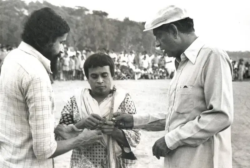 Nemai Ghosh (Still Photographer), Hirak Rajar Deshe, 1980, Working Still