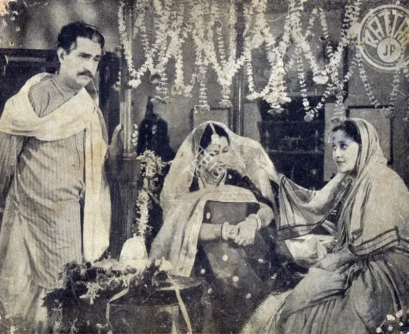 Dwarka Divecha (Cinematographer), Rattan, 1944, Photographic Still