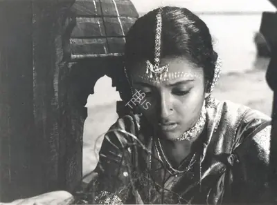 Soumendu Roy (Cinematographer), Teen Kanya, 1961, Photographic Still
