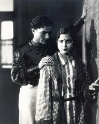 Moti B. Gidwani (Director), Gulam Daku, 1936, Photographic Still