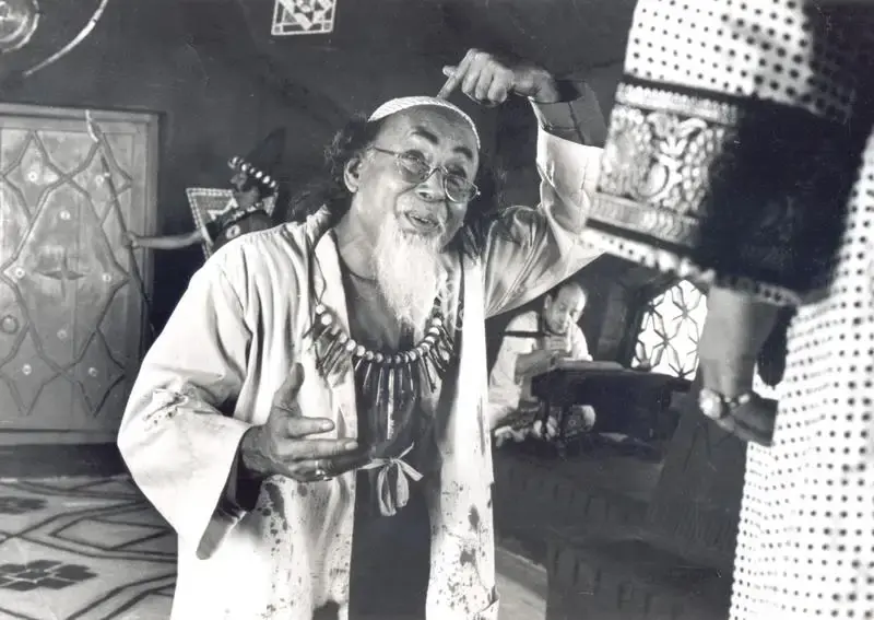 Soumendu Roy (Cinematographer), Hirak Rajar Deshe, 1980, Photographic Still