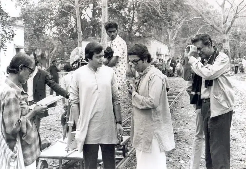 Nemai Ghosh (Still Photographer), Joi Baba Felunath, 1979, Working Still