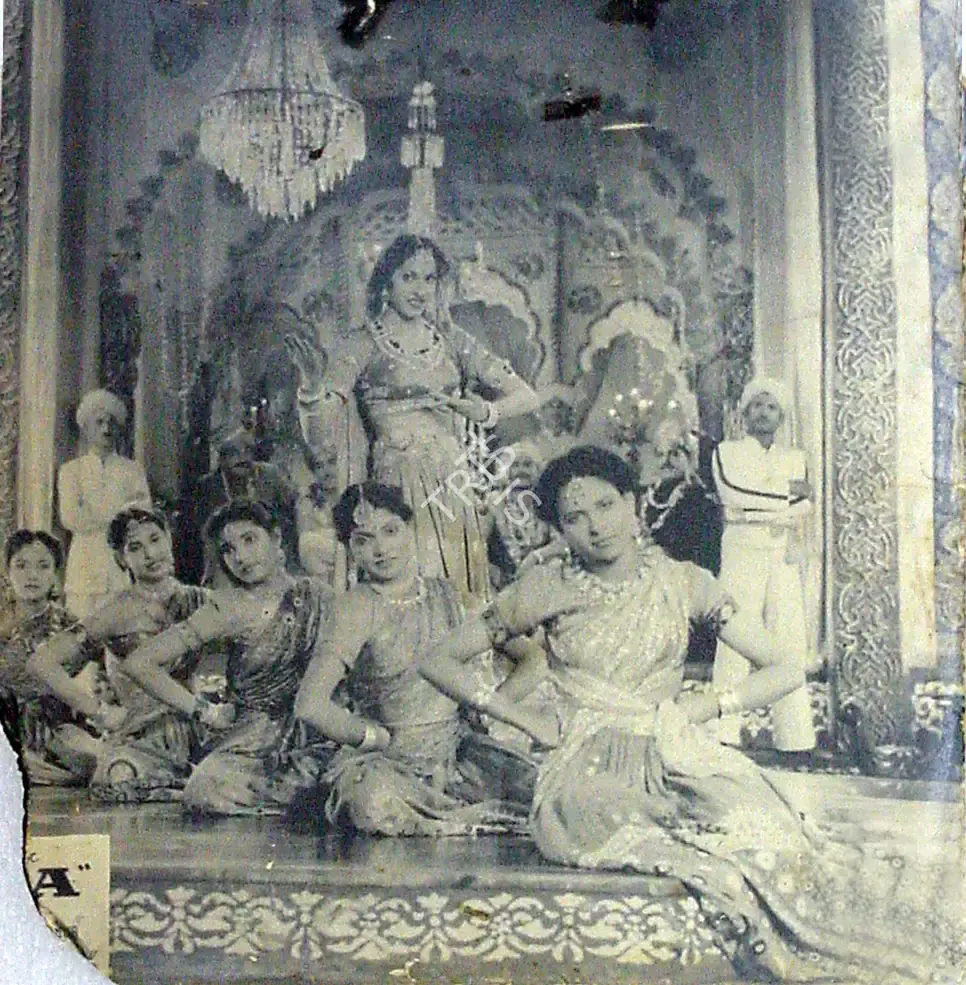 Debendra Shanker Mukherjee (Director), Nirala, 1950, Photographic Still