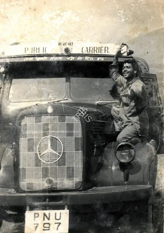 M. Rajaram (ii) (Cinematographer), Mere Humsafar, 1970, Photographic Still