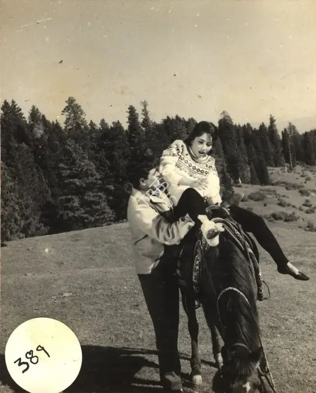 G. Singh (Cinematographer), Arzoo, 1965, Photographic Still