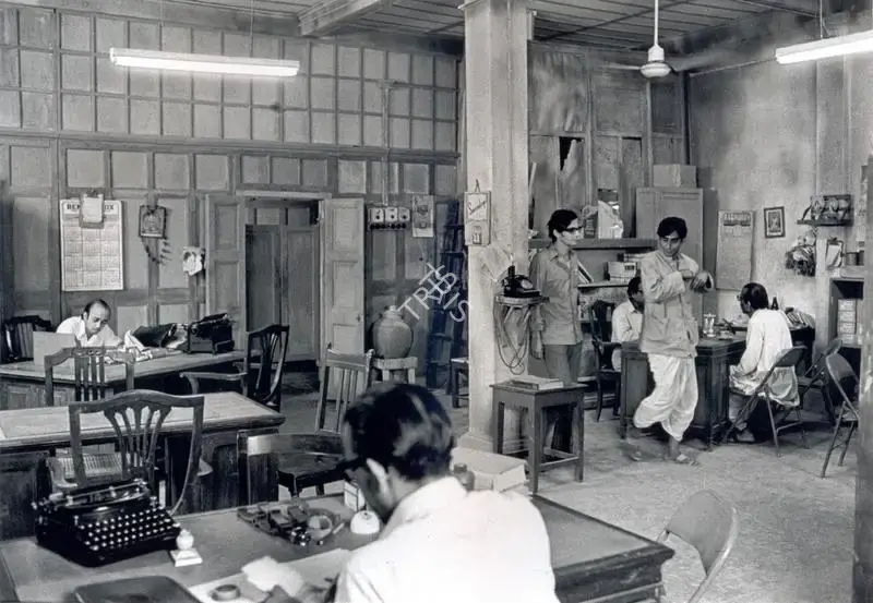 Soumendu Roy (Cinematographer), Jana Aranya, 1976, Photographic Still