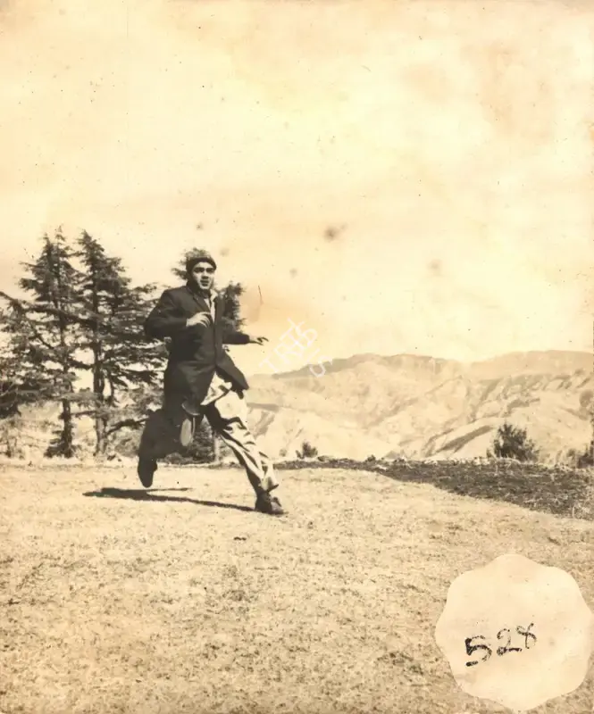G. Singh (Cinematographer), Arzoo, 1965, Photographic Still