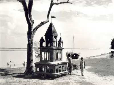 Soumendu Roy (Cinematographer), Teen Kanya, 1961, Photographic Still