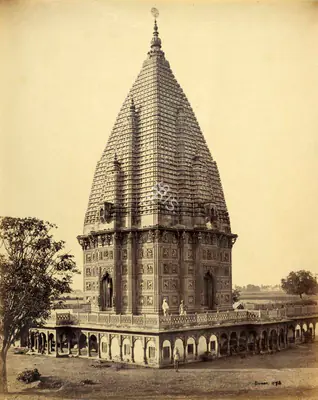 Samuel Bourne (Photographer), Sumeree Temple at Ramnaggur, from the Tank, 1865, Antiquarian Photograph