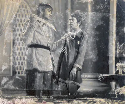 Naresh Saigal (Director), Rajdhani, 1956, Photographic Still