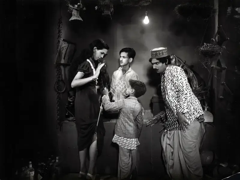 Vithaldas Panchotia (Director), Taqdeer Ki Tope, 1939, Photographic Still
