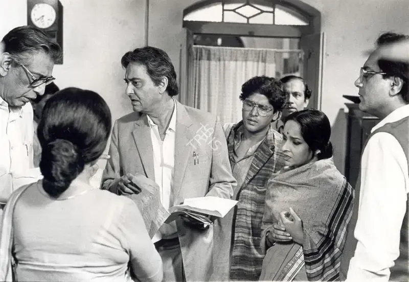 Nemai Ghosh (Still Photographer), Ganashatru, 1990, Working Still