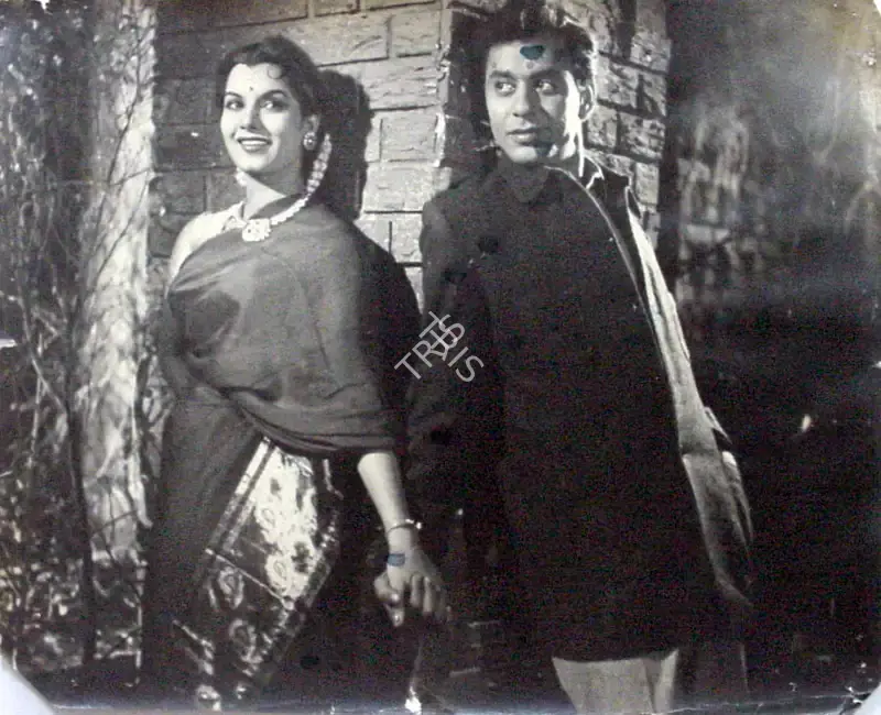 Dalsukh M. Pancholi (Director), Aasman, 1952, Photographic Still