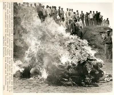 Sunil Malhotra (Photographer), Del02: Drugs: New Delhi, June 9, 1989, Contemporary Photograph