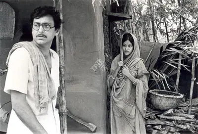 Soumendu Roy (Cinematographer), Ashani Sanket, 1973, Photographic Still