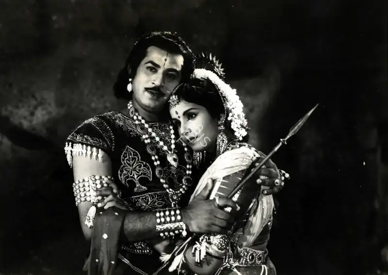 Anant Wadadeker (Cinematographer), Subhadra Haran, 1963, Photographic Still