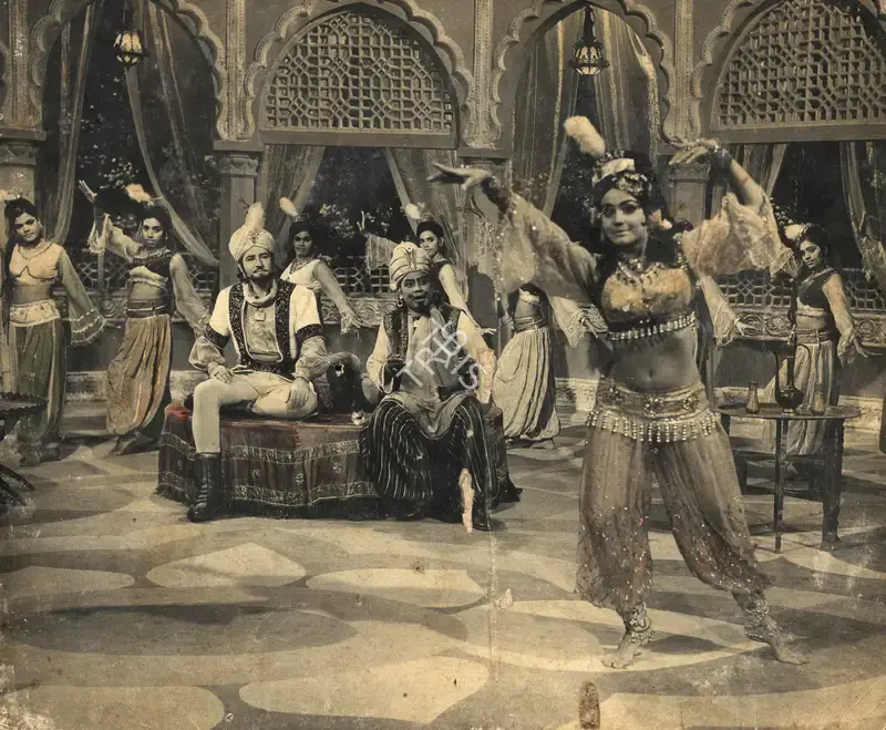 Anant Wadadeker (Cinematographer), Saat Sawal, 1971, Photographic Still