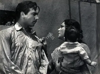 Apurba Bhattacharjee (Cinematographer), Mujhe Jeene Do, 1963, Photographic Still