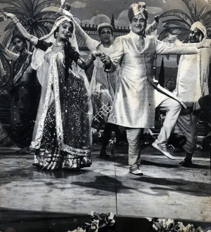 M.W Mukadam (Cinematographer), Dulha Dulhan, 1964, Photographic Still