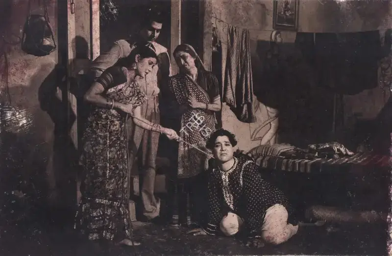 Kumar (Director), Aap Biti, 1948, Photographic Still