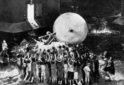 Karl Freund (Cinematographer), Metropolis, 1927, Photographic Still