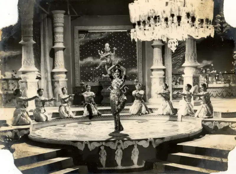 Bipin Gajjar (Cinematographer), Patrani, 1956, Photographic Still
