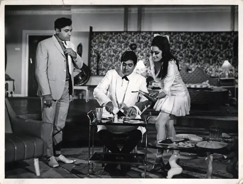 Rajni Desai (Producer), Sachaa Jhutha, 1970, Photographic Still