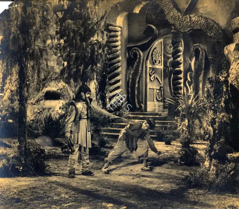 Dwarka Divecha (Cinematographer), Do Phool, 1958, Photographic Still