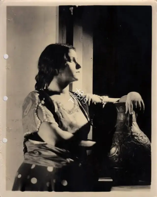 Moti B. Gidwani (Director), Daku Ki Ladki, 1933, Photographic Still