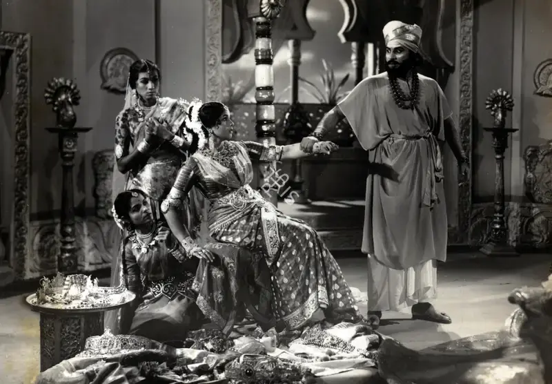 Anant Wadadeker (Cinematographer), Subhadra Haran, 1963, Photographic Still