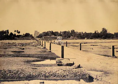 Capt. Linnaeus Tripe (Photographer), The Causeway across the Vaigai River, 1858, Antiquarian Photograph