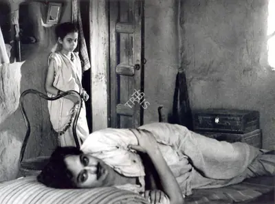 Soumendu Roy (Cinematographer), Teen Kanya, 1961, Photographic Still