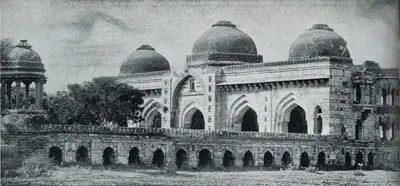 Unknown (Photographer), Moth-Ki-Masjid, 1450, Contemporary Photograph
