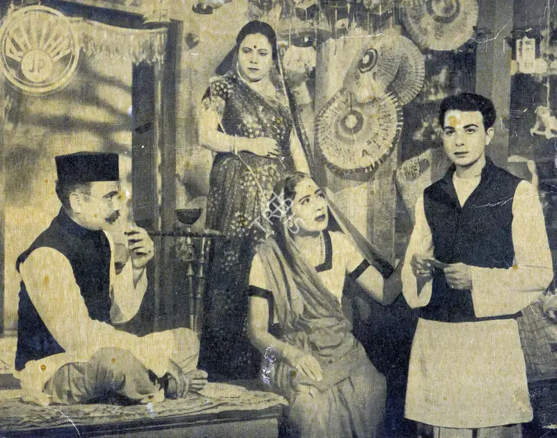 Dwarka Divecha (Cinematographer), Rattan, 1944, Photographic Still