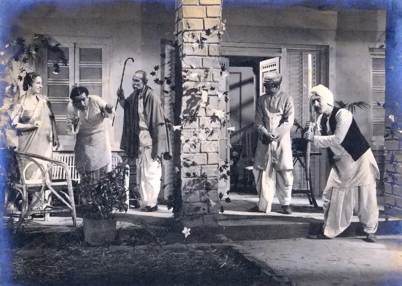 Nanabhai Bhatt (Director), Mouj, 1943, Photographic Still