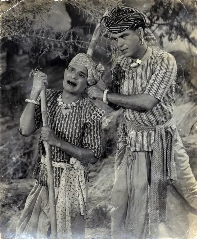 Faredoon A. Irani (Cinematographer), Aurat, 1940, Photographic Still