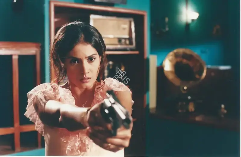 Chirantan Das (Cinematographer), Sting, 2005, Photographic Still