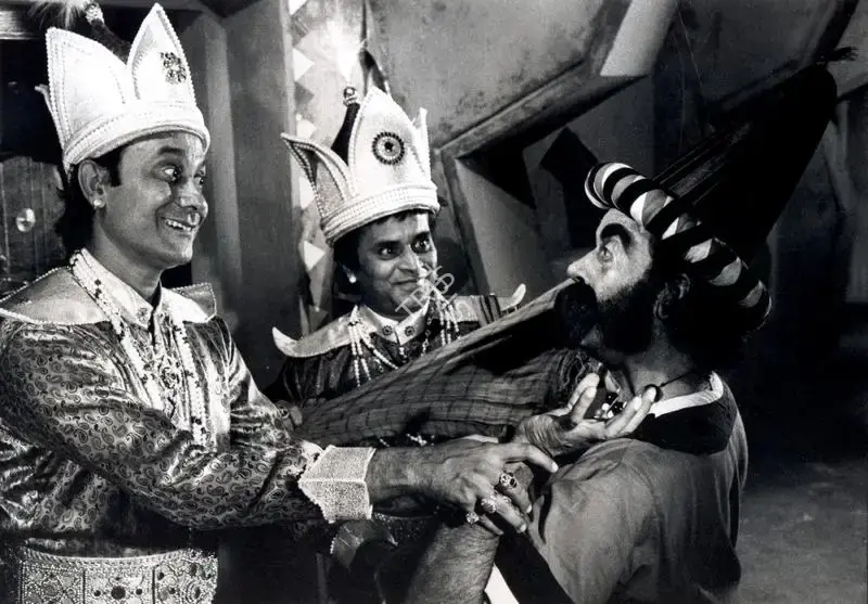 Soumendu Roy (Cinematographer), Hirak Rajar Deshe, 1980, Photographic Still