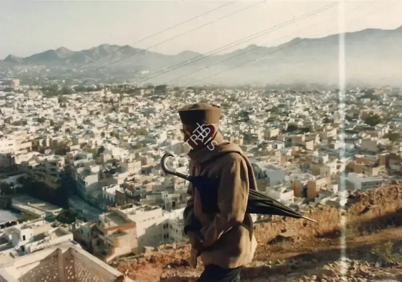 Kamal Swaroop (Producer), Om Dar-b-Dar, 1988, Photographic Still
