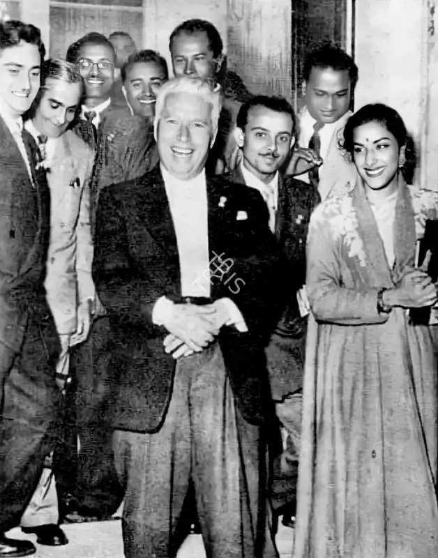 Unknown (Photographer). Charlie Chaplin with the Indian film delegation at Venice International Film Festival, 1953 | Photographic Still | CinemaEducation | 00440370